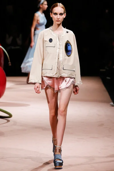 Look 8